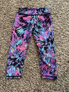 🎀 Adidas Girls' Multicolor Active Capri Leggings